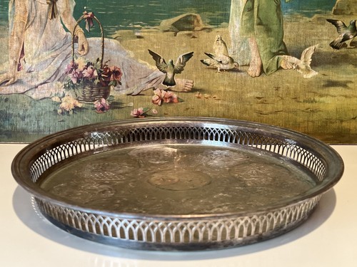 Vtg round sheffield - round, silver